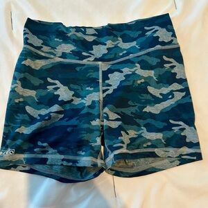 FLEO shorts